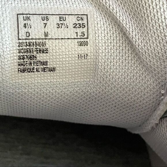 Cloudsteppers by Clarks ~ Lt grey with ivory accents ~ size 7 - Picture 14 of 14